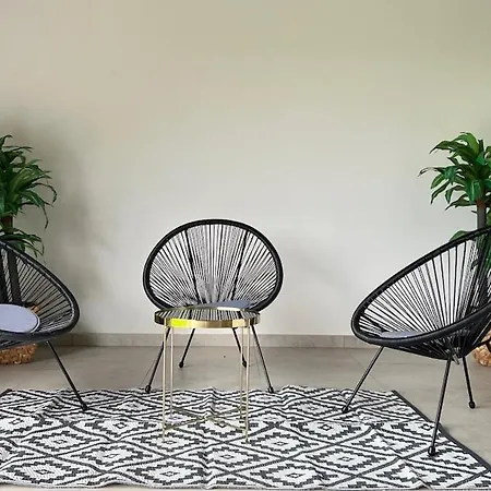 Stilvolle & Ruhige Mit Terrasse & Garten