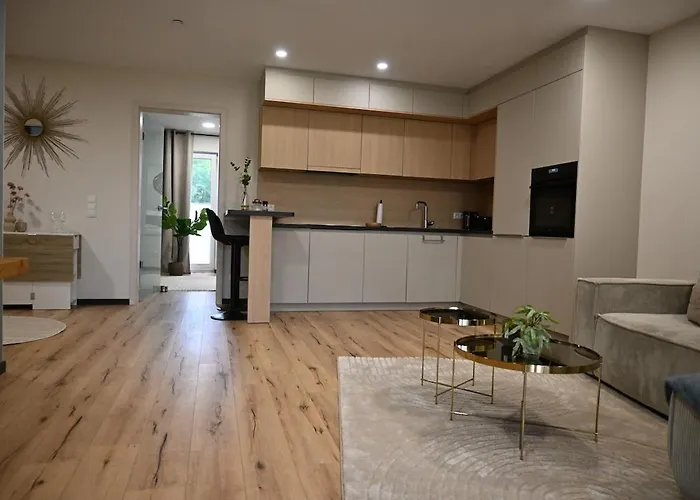 Stilvolle & Ruhige Mit Terrasse & Garten