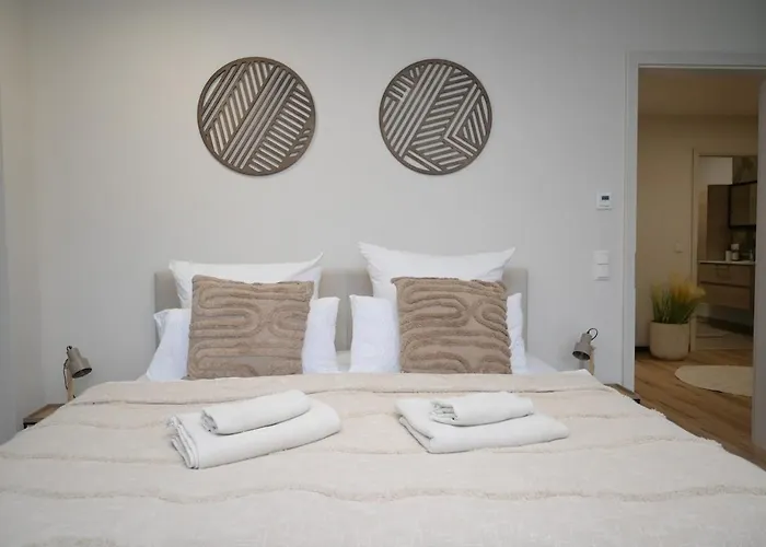 Daire Stilvolle & Ruhige Mit Terrasse & Garten *