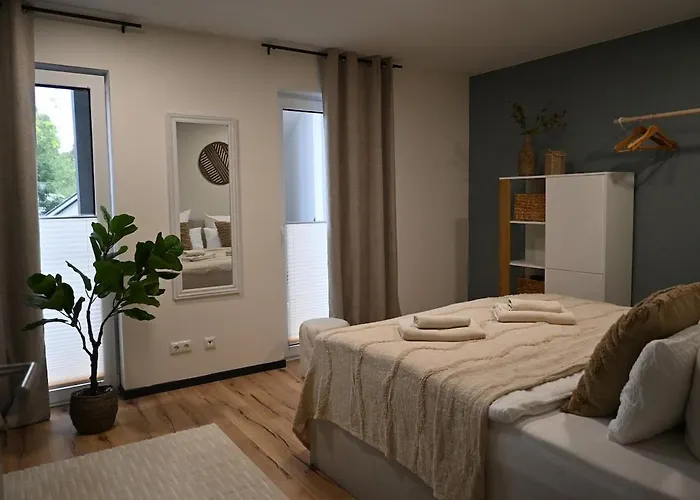 Stilvolle & Ruhige Mit Terrasse & Garten