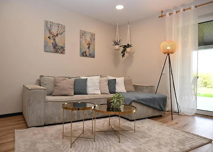 Stilvolle & Ruhige Mit Terrasse & Garten